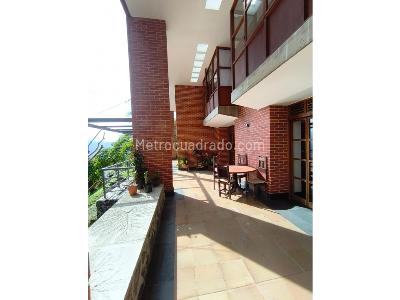 Casa de 5 alcobas en venta en Altos Del Poblado, Medellín · foto 18 de 20