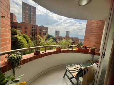 Apartamento de 3 alcobas en venta en El Poblado, Medellín, 95 m² · foto 5 de 10