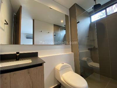 Apartamento de 2 alcobas en venta en Loma De Los Gonzalez, Medellín, 112 m² · foto 5 de 12