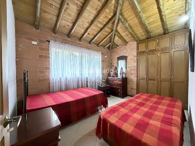 Casa de 4 alcobas en venta en Las Lomitas, Sabaneta, 215 m² · foto 16 de 17
