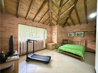 Casa de 4 alcobas en venta en Las Lomitas, Sabaneta, 215 m² · foto 17 de 17