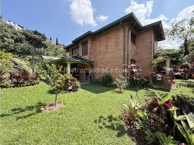 Casa de 4 alcobas en venta en Las Lomitas, Sabaneta, 215 m² · foto 2 de 17