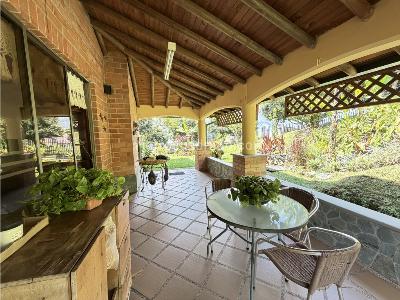 Casa de 4 alcobas en venta en Las Lomitas, Sabaneta, 215 m² · foto 4 de 17