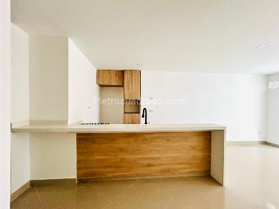 Apartamento de 3 alcobas en venta en Laureles, Medellín, 118 m² · foto 3 de 16