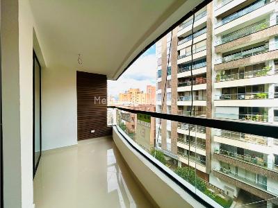 Apartamento de 3 alcobas en venta en Laureles, Medellín, 118 m² · foto 5 de 16