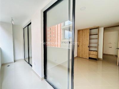 Apartamento de 3 alcobas en venta en Laureles, Medellín, 118 m² · foto 14 de 16