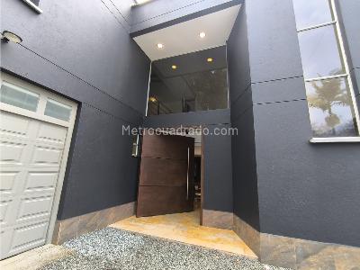 Casa de 5 alcobas en venta en El Escobero, Envigado, 600 m² · foto 3 de 20