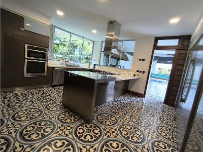 Casa de 5 alcobas en venta en El Escobero, Envigado, 600 m² · foto 10 de 20