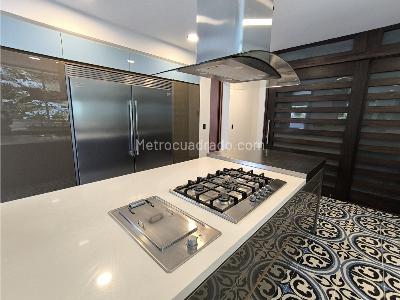 Casa de 5 alcobas en venta en El Escobero, Envigado, 600 m² · foto 13 de 20