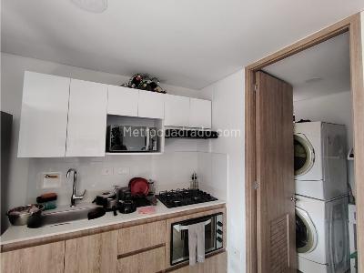 Apartamento de 3 alcobas en venta en San Jose, Sabaneta, 78 m² · foto 16 de 20