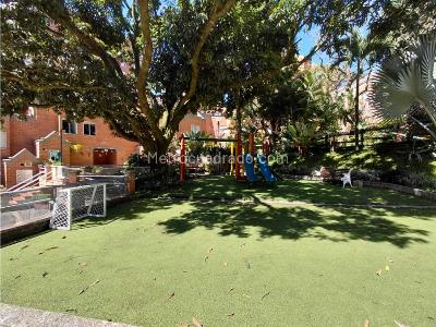 Casa de 4 alcobas en venta en Envigado, Envigado, 220 m² · foto 3 de 20