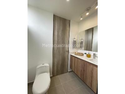 Apartamento de 2 alcobas en venta en El Poblado, Medellín, 78 m² · foto 11 de 20