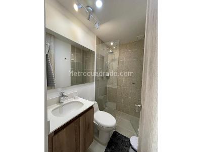 Apartamento de 2 alcobas en venta en El Poblado, Medellín, 78 m² · foto 14 de 20