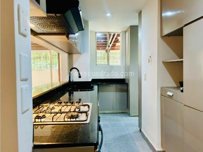 Apartamento de 3 alcobas en venta en Loma De Los Balsos, Medellín, 130 m² · foto 7 de 18