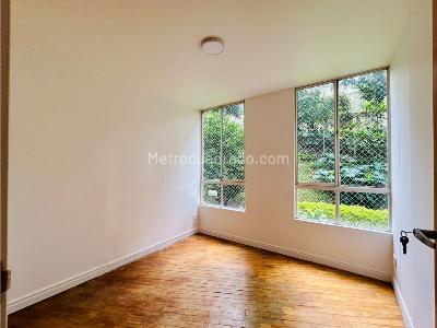 Apartamento de 3 alcobas en venta en Loma De Los Balsos, Medellín, 130 m² · foto 11 de 18