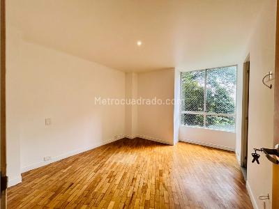 Apartamento de 3 alcobas en venta en Loma De Los Balsos, Medellín, 130 m² · foto 14 de 18