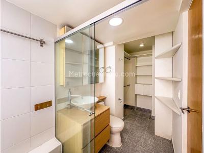 Apartamento de 3 alcobas en venta en Loma De Los Balsos, Medellín, 130 m² · foto 17 de 18