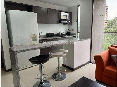 Apartamento de 2 alcobas en venta en Altos Del Poblado, Medellín, 64 m² · foto 2 de 16