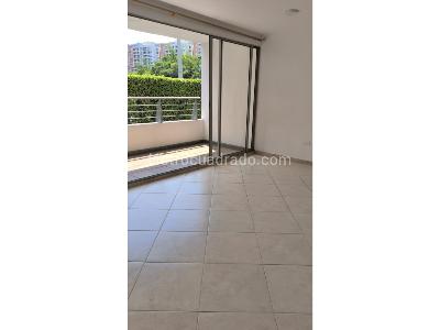 Apartamento de 3 alcobas en venta en Loma De Los Bernal, Medellín, 85 m² · foto 3 de 20