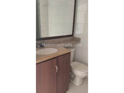 Apartamento de 3 alcobas en venta en Loma De Los Bernal, Medellín, 85 m² · foto 9 de 20