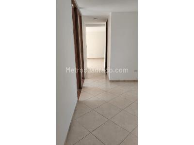 Apartamento de 3 alcobas en venta en Loma De Los Bernal, Medellín, 85 m² · foto 11 de 20
