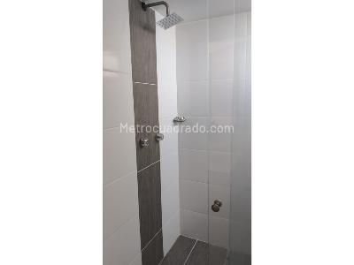 Apartamento de 3 alcobas en venta en Loma De Los Bernal, Medellín, 85 m² · foto 12 de 20