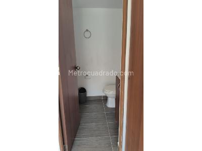 Apartamento de 3 alcobas en venta en Loma De Los Bernal, Medellín, 85 m² · foto 14 de 20