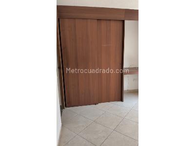 Apartamento de 3 alcobas en venta en Loma De Los Bernal, Medellín, 85 m² · foto 16 de 20