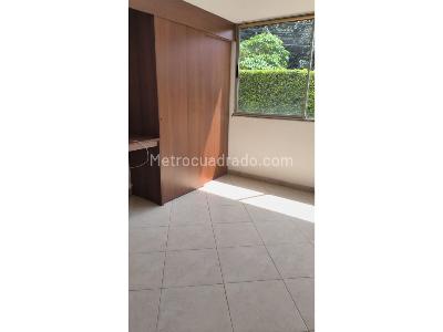 Apartamento de 3 alcobas en venta en Loma De Los Bernal, Medellín, 85 m² · foto 17 de 20