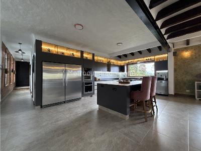 Casa de 5 alcobas en venta en El Escobero, Envigado, 630 m² · foto 11 de 20
