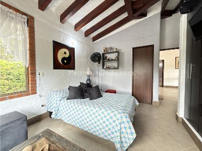 Casa de 5 alcobas en venta en El Escobero, Envigado, 630 m² · foto 13 de 20