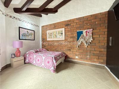 Casa de 5 alcobas en venta en El Escobero, Envigado, 630 m² · foto 18 de 20