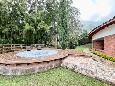 Casa de 4 alcobas en venta en Loma Del Escobero, Envigado · foto 11 de 20