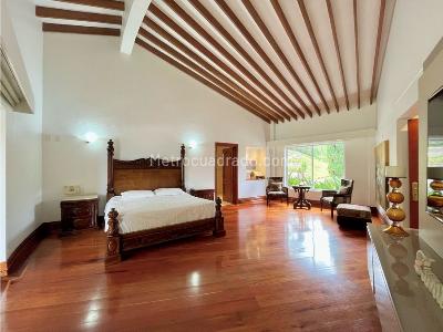 Casa de 4 alcobas en venta en Loma Del Escobero, Envigado · foto 12 de 20