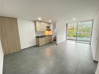 Apartamento de 3 alcobas en venta en La Doctora, Sabaneta, 70 m² · foto 4 de 20