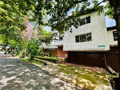 Casa de 5 alcobas en venta en Simon Bolivar, Medellín, 341 m² · foto 2 de 20