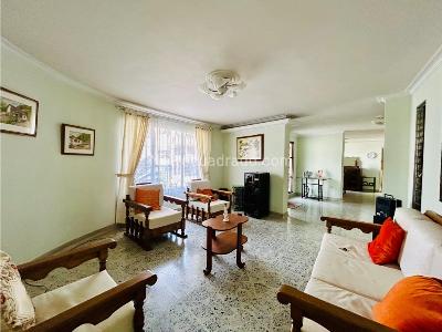 Casa de 5 alcobas en venta en Simon Bolivar, Medellín, 341 m² · foto 3 de 20