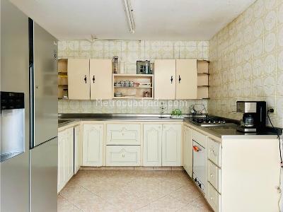 Casa de 5 alcobas en venta en Simon Bolivar, Medellín, 341 m² · foto 6 de 20