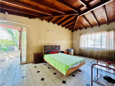 Casa de 5 alcobas en venta en Simon Bolivar, Medellín, 341 m² · foto 11 de 20