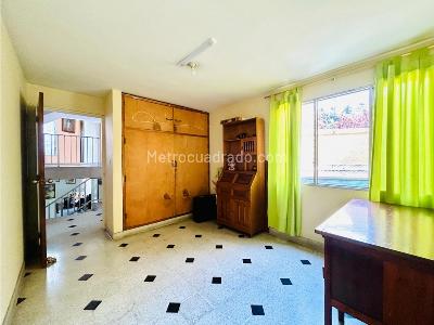 Casa de 5 alcobas en venta en Simon Bolivar, Medellín, 341 m² · foto 13 de 20