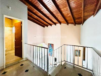 Casa de 5 alcobas en venta en Simon Bolivar, Medellín, 341 m² · foto 19 de 20