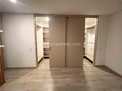 Apartamento de 2 alcobas en venta en El Poblado, Medellín, 123 m² · foto 10 de 17