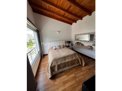 Casa de 3 alcobas en venta en El Esmeraldal, Envigado, 198 m² · foto 3 de 11