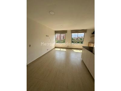 Apartamento de 2 alcobas en venta en Conquistadores, Medellín, 74 m² · foto 2 de 11