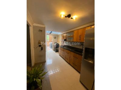 Casa de 4 alcobas en venta en El Escobero, Envigado, 168 m² · foto 2 de 20