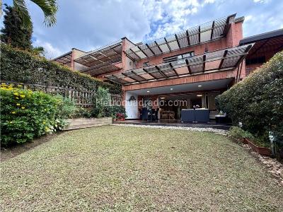 Casa de 4 alcobas en venta en La Sebastiana, Envigado, 267 m² · foto 2 de 20