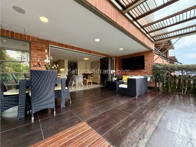 Casa de 4 alcobas en venta en La Sebastiana, Envigado, 267 m² · foto 3 de 20