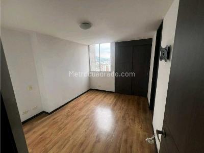 Apartamento de 3 alcobas en venta en Holanda, Sabaneta, 71 m² · foto 9 de 14