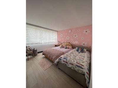 Apartamento de 3 alcobas en venta en El Poblado, Medellín, 220 m² · foto 11 de 16