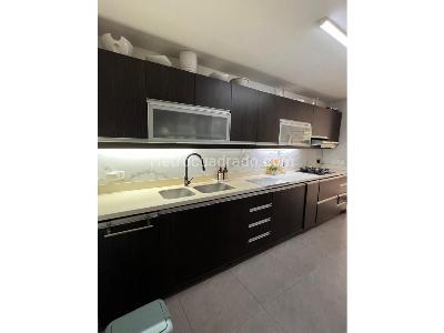 Apartamento de 3 alcobas en venta en El Poblado, Medellín, 220 m² · foto 6 de 16